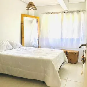 Beachside Haven Apto completo, perto de duas praias e comércio local - Inglêses