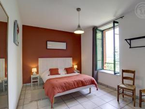 Gîte spacieux en campagne avec jacuzzi, sauna et jeux extérieurs - FR-1-496-52