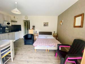 Studio ensoleillé avec balcon et parking - WiFi inclus - Centre-ville Amélie-les-Bains - FR-1-703-164
