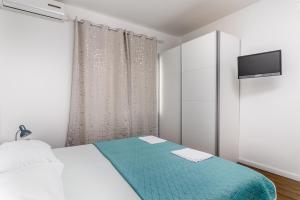 Apartments and rooms by the sea Pakostane, Biograd - 18426