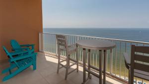 Phoenix Gulf Towers 2202 condo