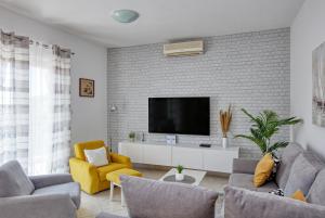 Apartments with parking space Razanj, Rogoznica - 21124