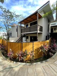 1Bedroom Apt wPool Walk to beach