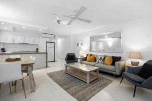 Fairshore 12: Absolute Beachfront, Direct Beach & Pool Access