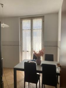 "Coccole nel borgo" 2min to outlet apartment with terrace
