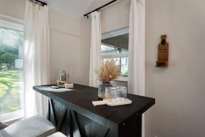 The Susser Estate with Dock Hot Tub Game Room