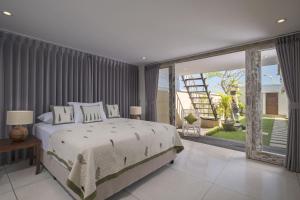 Villa Manggala - 13 mins walk to Berawa Beach