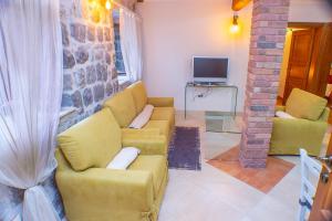 Palazzo Uniqato seafront