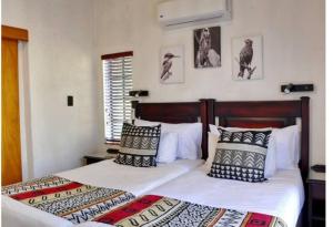 Luxury Lodge on Sabie River at Kruger Gate!