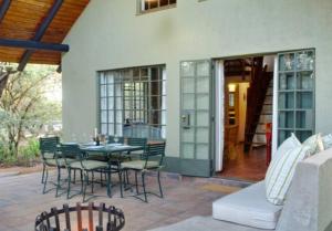 Luxury Lodge on Sabie River at Kruger Gate!