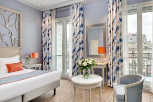 Superior Double Room with Balcony room in Splendid Etoile