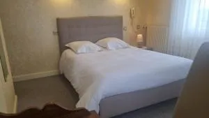 洛吉斯瑞莱斯莫内迪瑞斯酒店 - Seilhac