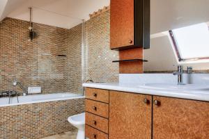 Maisons de vacances Grande maison familiale pour 8 avec jardin : photos des chambres