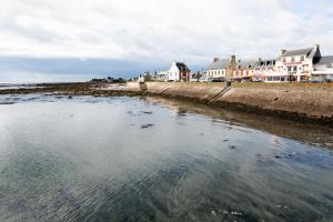 Maisons de vacances Grande maison familiale pour 8 avec jardin : Maison de Vacances