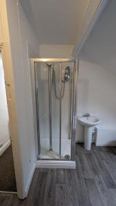 Large maisonette one bedroom nearby station