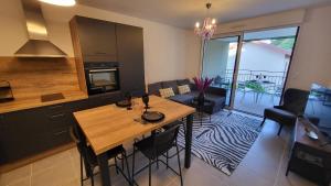 LE REVEST Terrasse Vue Mer Centre Climatisation Parking