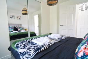 3 BDR Flat At Caledonia Luxe Stays Short Lets & Serviced Accommodation Coatbridge