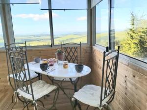 Appartements Superbe appartement avec loggia : photos des chambres