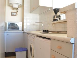 Studio cabine à St-Raphaël avec terrasse et parking, à 100m de la plage - FR-1-226A-23