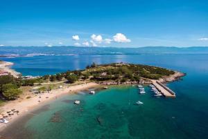 Villa Lavanda -semi-detached villa with a pool and a panoramic view, close to a sandy beach- by TRAVELER tourist agency Krk