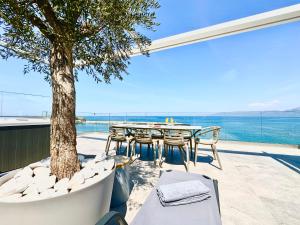 Skipper Beachfront Suites