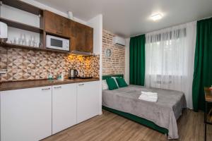 Комфортне перебування від MYFREEDOM апартаменти біля метро Тараса Шевченка для туристів та фахівців