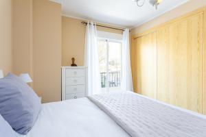 Holidays2Malaga Capuchino Cozy French Balcony & SmartTV