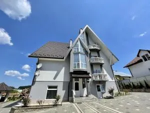 Вілла MILARO - Novyy Kropivnik