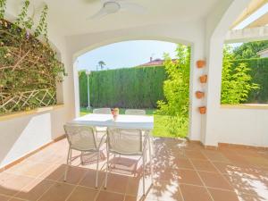 Casa Adosada Esquinera Urbanización Piscina Comunitaria