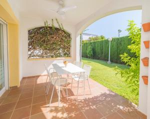 Casa Adosada Esquinera Urbanización Piscina Comunitaria