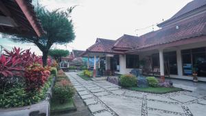Villa Malang Gunung Kawi
