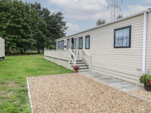 Stanleys Lodge, Foxburrow Hang