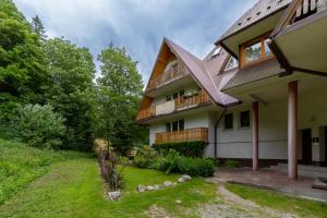 Family Apartment Droga na Bystre by Noclegi Renters