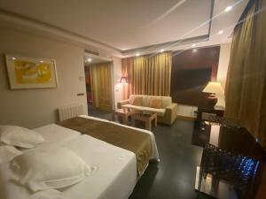 ArtPlatinum SUITES&APARTMENTS