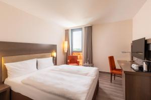 Business Twin Room room in IntercityHotel Berlin Brandenburg Airport