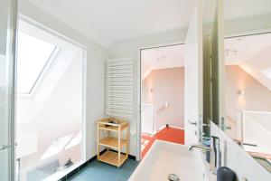Julius 27 - Cozy Retreat, 5 Mins to City Center