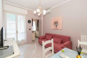 GuestHost - Santa Rita District Functional Flat