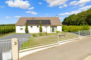 Maison de 3 chambres avec jacuzzi jardin clos et wifi a Fretoy le Chateau