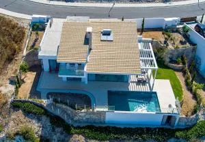 Resitour - Karina Heights Villas - Tsadha