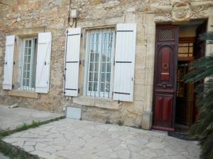 Logis de La Meschaussée, dans donjon du XIe siècle