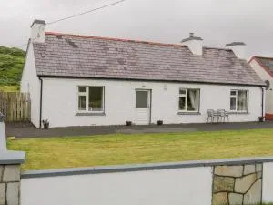 Maghera Caves Cottage - Crannogeboy