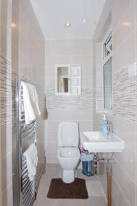 Evergreen Apartments- Flat 1, London