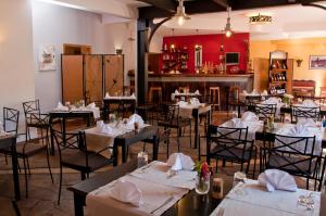 Hôtel Restaurant LE COMBAVA