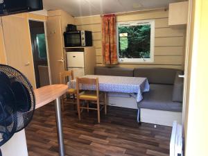 Campings Camping Parc des Roches-Mobilhome : photos des chambres