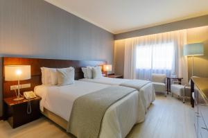 Double or Twin Room with Extra Bed (2 Adults + 1 Child) room in Olissippo Oriente