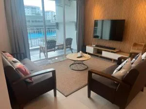 Muji Wi-Fi Aircond HomeStay - Bandar Indah