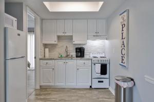 Coastal Waters 214, 2Nd Floor 1 Bedroom Ocean View Condo