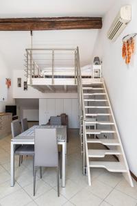 Cozy Mezzanine Apartment by Wonderful Italy