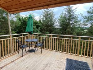 Holly Berry Lodge with Hot Tub