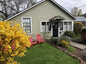 Bright Spacious Cottage in the Heart of Jacksonville
